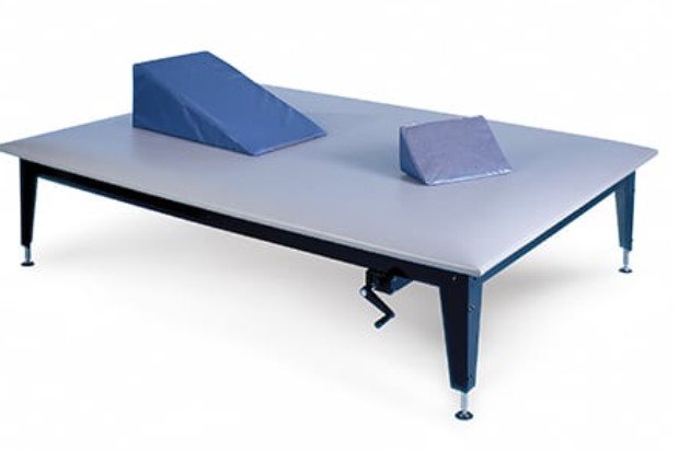 1425-68 Mat Table: Hydraulic height adjustable 20"-30"